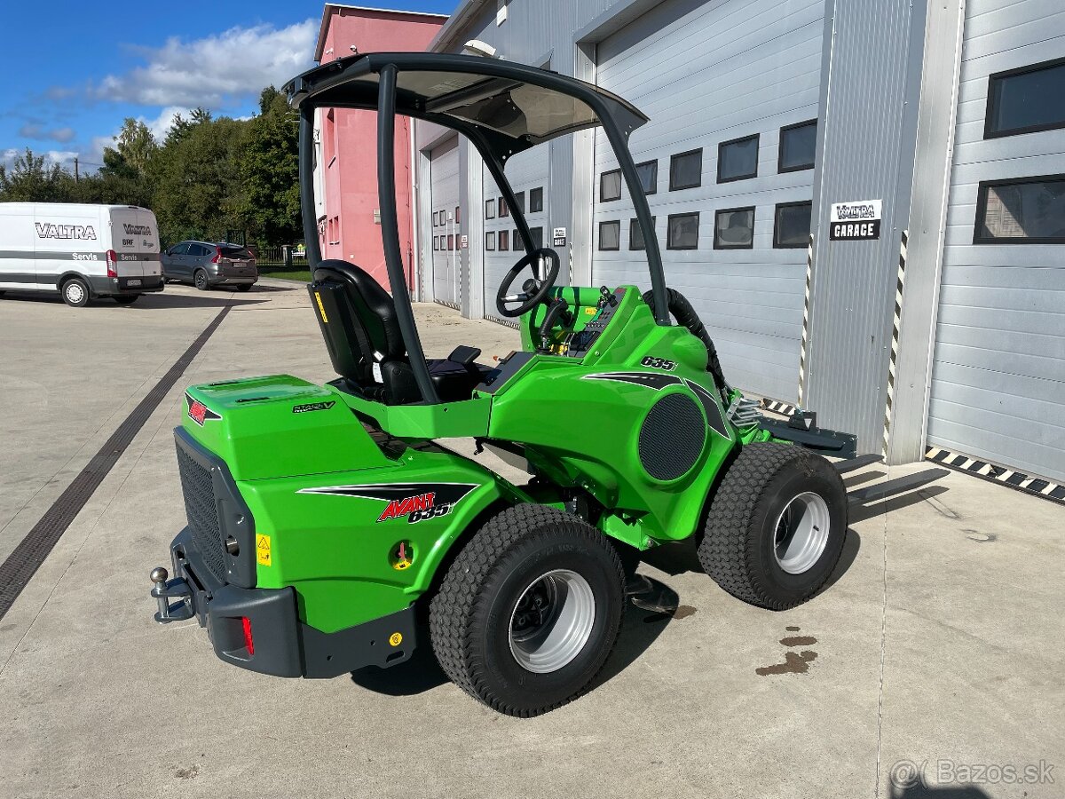 Predvádzací nový nakladač AVANT 635 i - 7