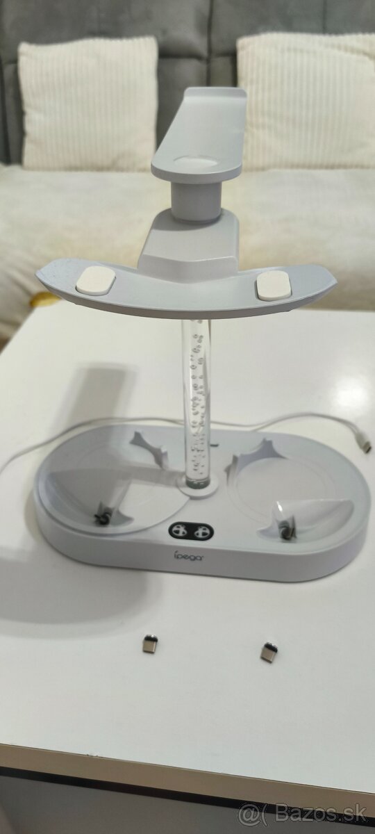 PSVR2 nabijaci stojan magnetický - 7