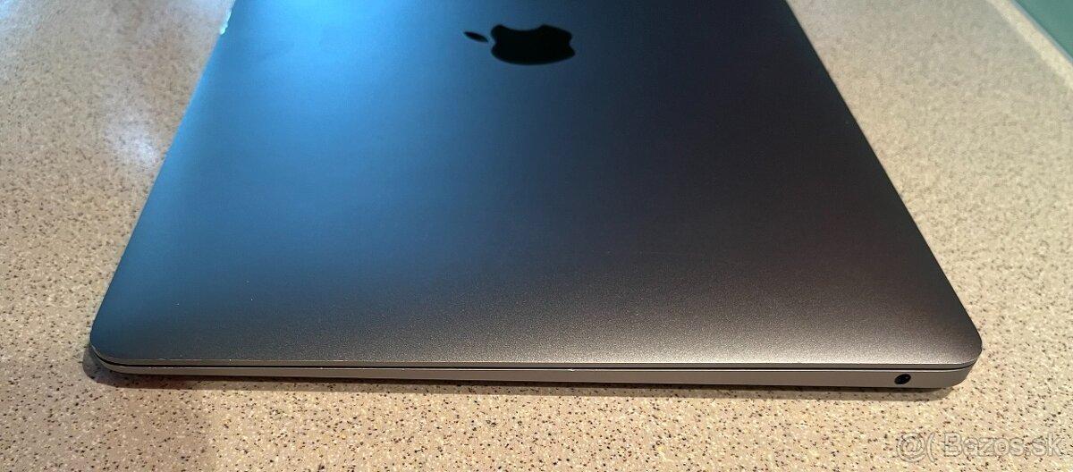 MacBook Air 13" (2019), i5 1,6Ghz, 8GB RAM, 256GB SSD - 7