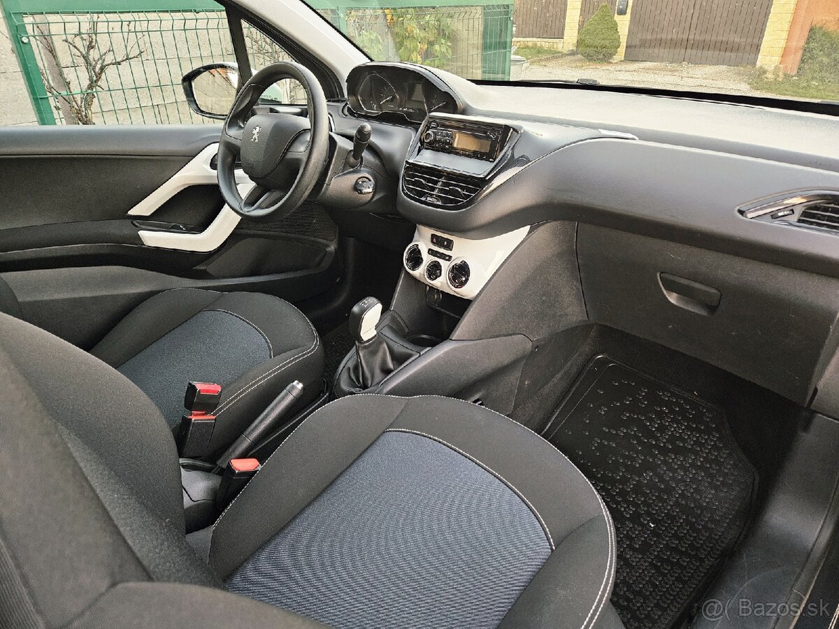 🚗💨 PEUGEOT 208 - 7