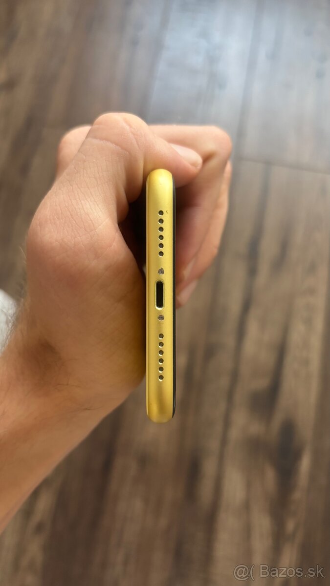 iPhone 11 64GB - žltý + kryt/kábel - 7