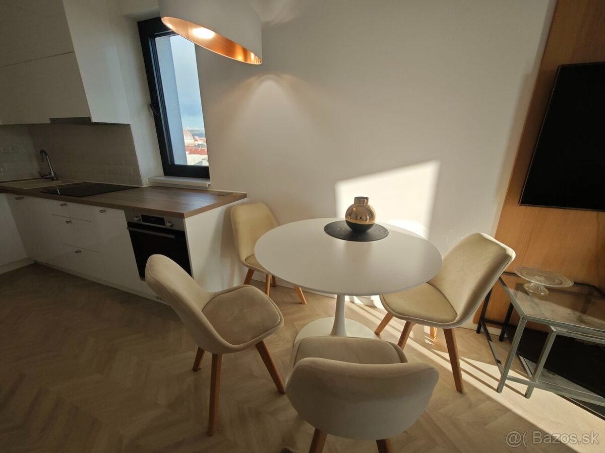 2 izb. luxusný byt na prenájom, Žižková, KE - 7