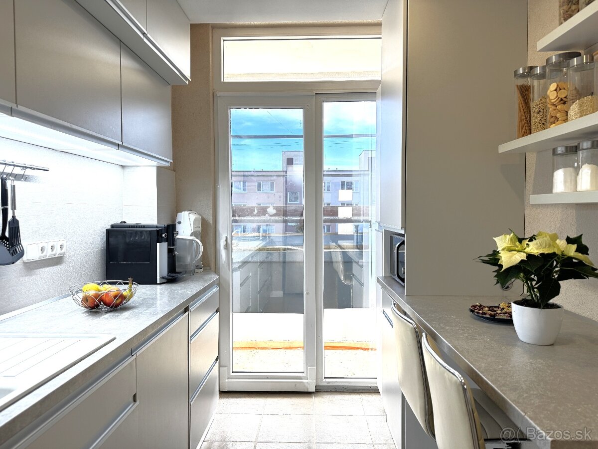 NA PREDAJ zrekonštruovaný 3-izbový byt, Kanianka, okr. PD - 7