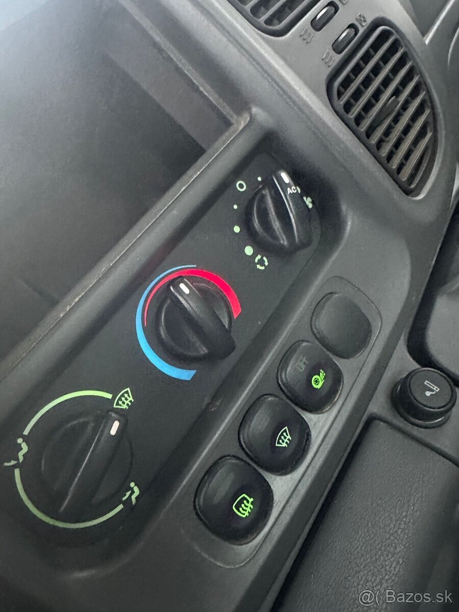 Predám Ford Transit Valnik 2,4 Klíma - 7