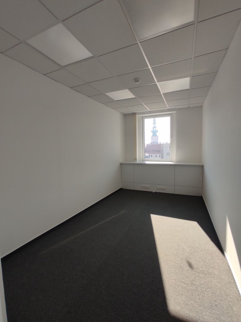 Svetlý kancelársky celok, 330m2, Hurbanovo Námestie/Obchodná - 7