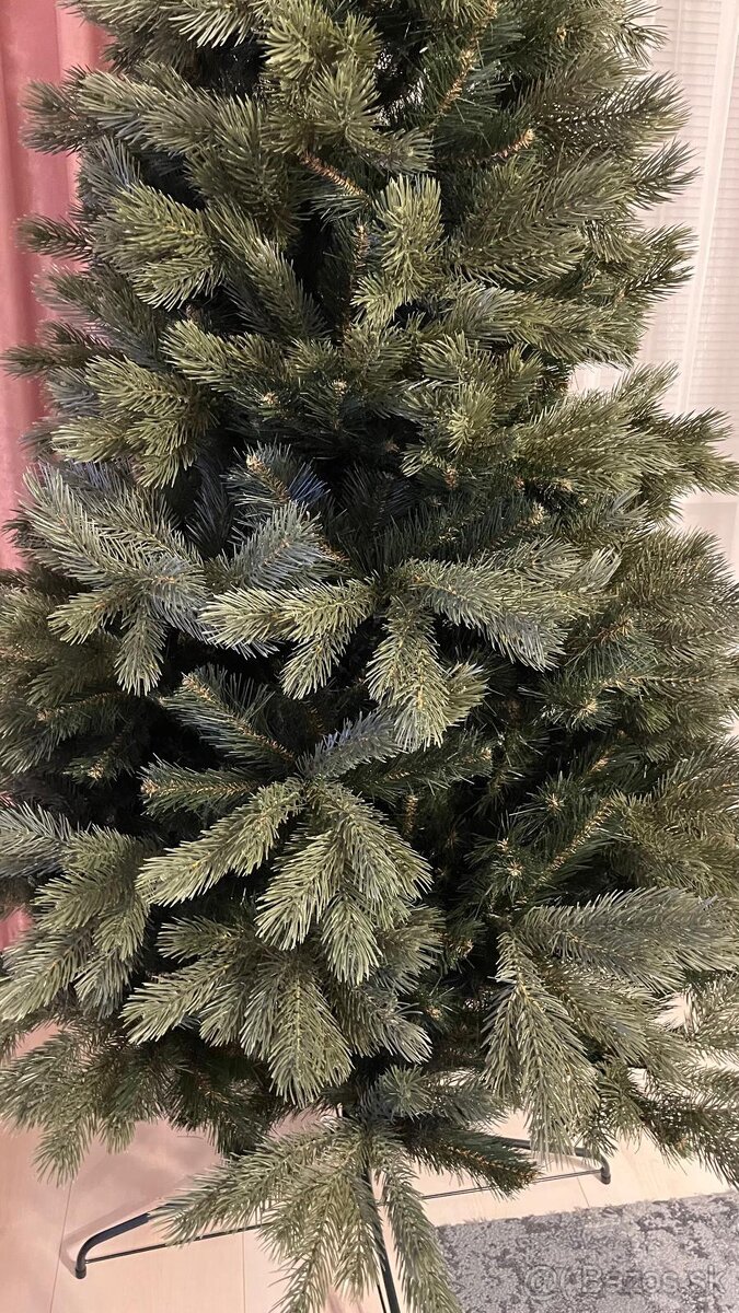 Umelý vianočný stromček - 7