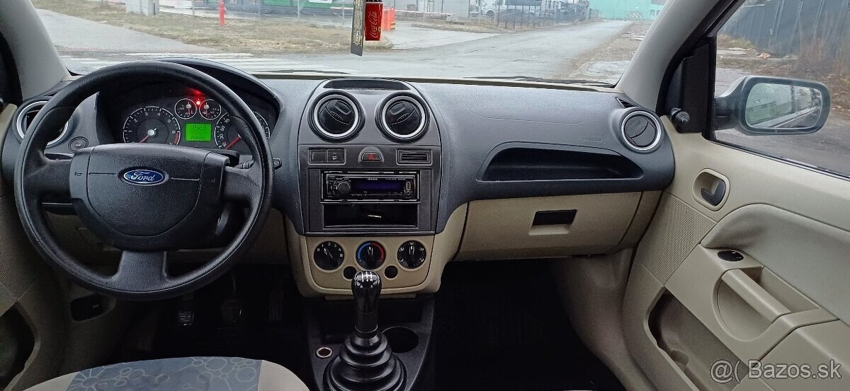 Predám Ford fiestb1.3 benzin - 7