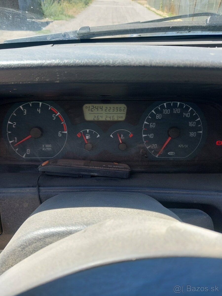 Predám Nissan terrano - 7