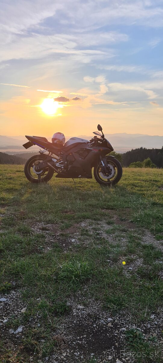 Yamaha YZF R1 - 7