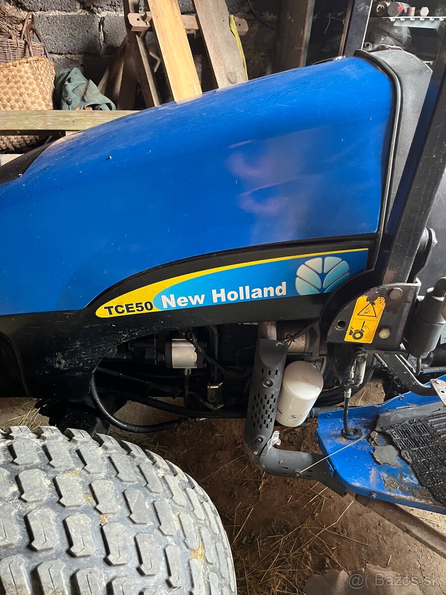 Kompaktný traktor new Holland - 7