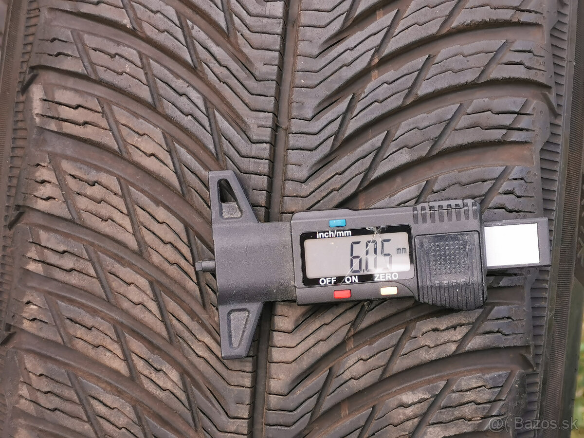 215/65 R17 - zimné pneu Michelin (4 ks) 6 mm - 7