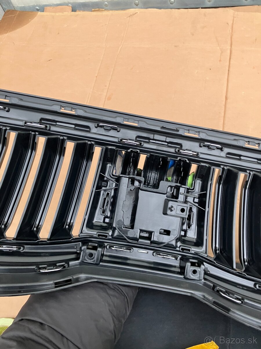 maska skoda octavia iv 4 mrizka mrizky - 7