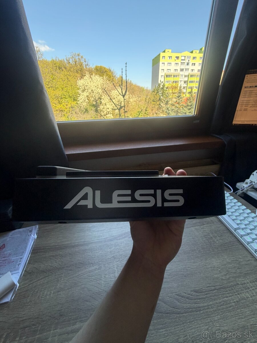 Alesis SamplePad 4 elektronický drum pad / sampler - 7