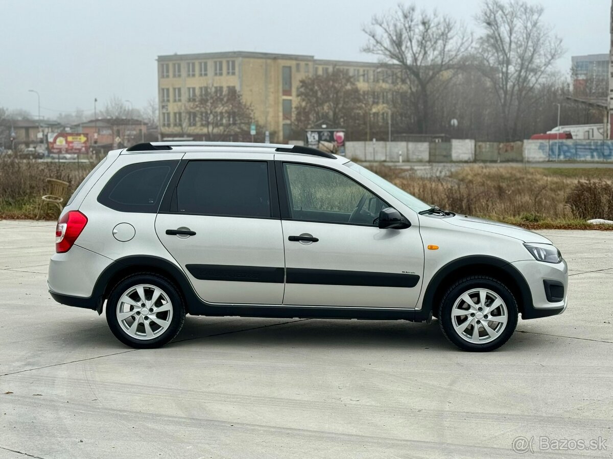 Lada Kalina Cross 1.6 benzin 2018 45.000km 1.majitel - 7