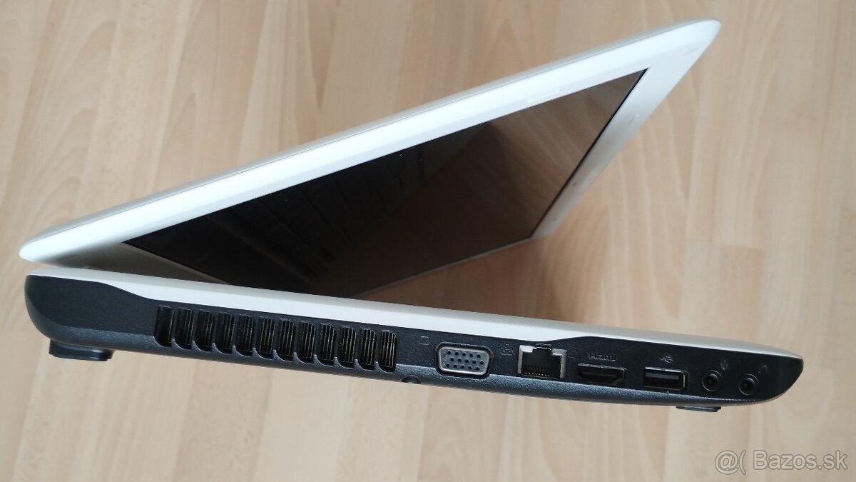 Predám notebook Toshiba - 7