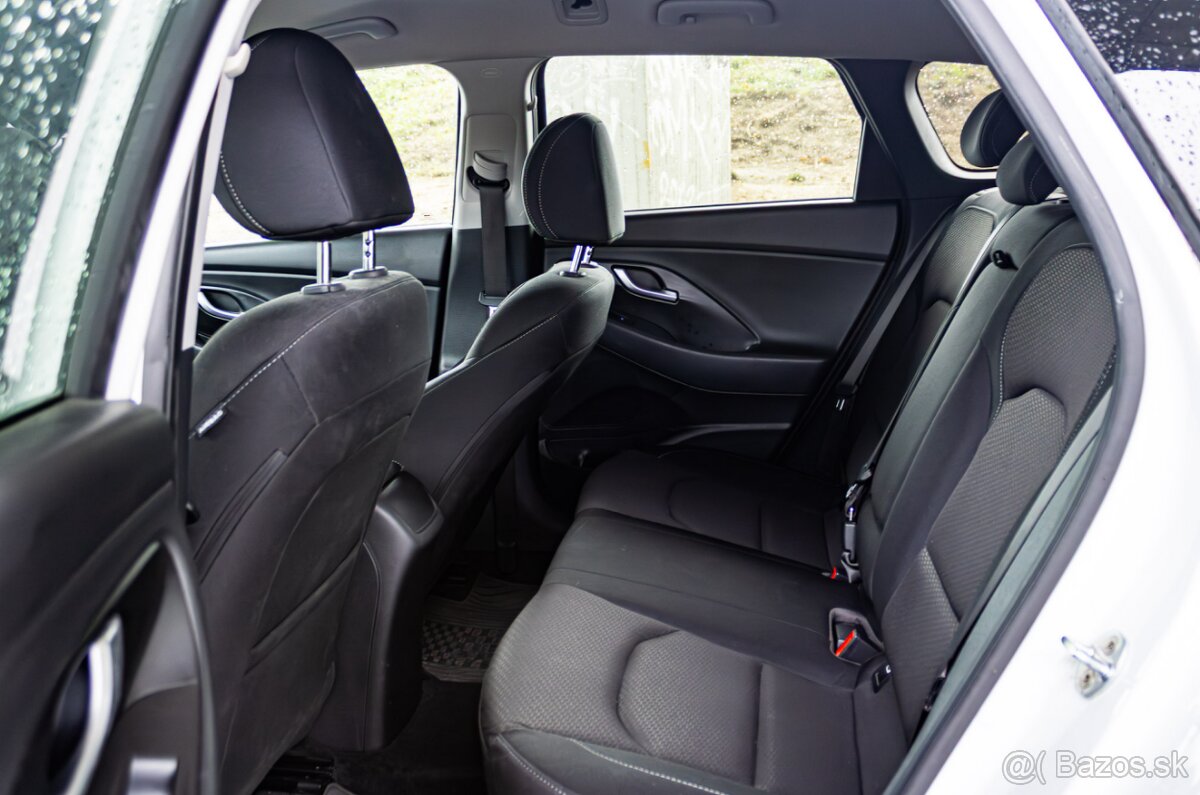 Hyundai i30 CW 1.4i 73kW / TOP STAV / 1. Majiteľ / - 7