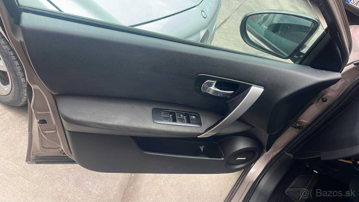 Nissan Qashqai 1,6i 86kw kód motora: HR16 - 7