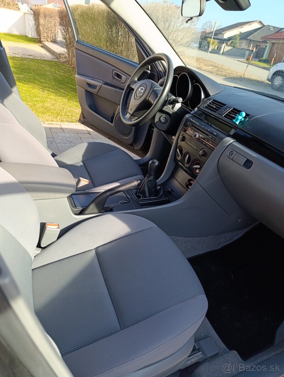 Mazda 3 sedan - 7