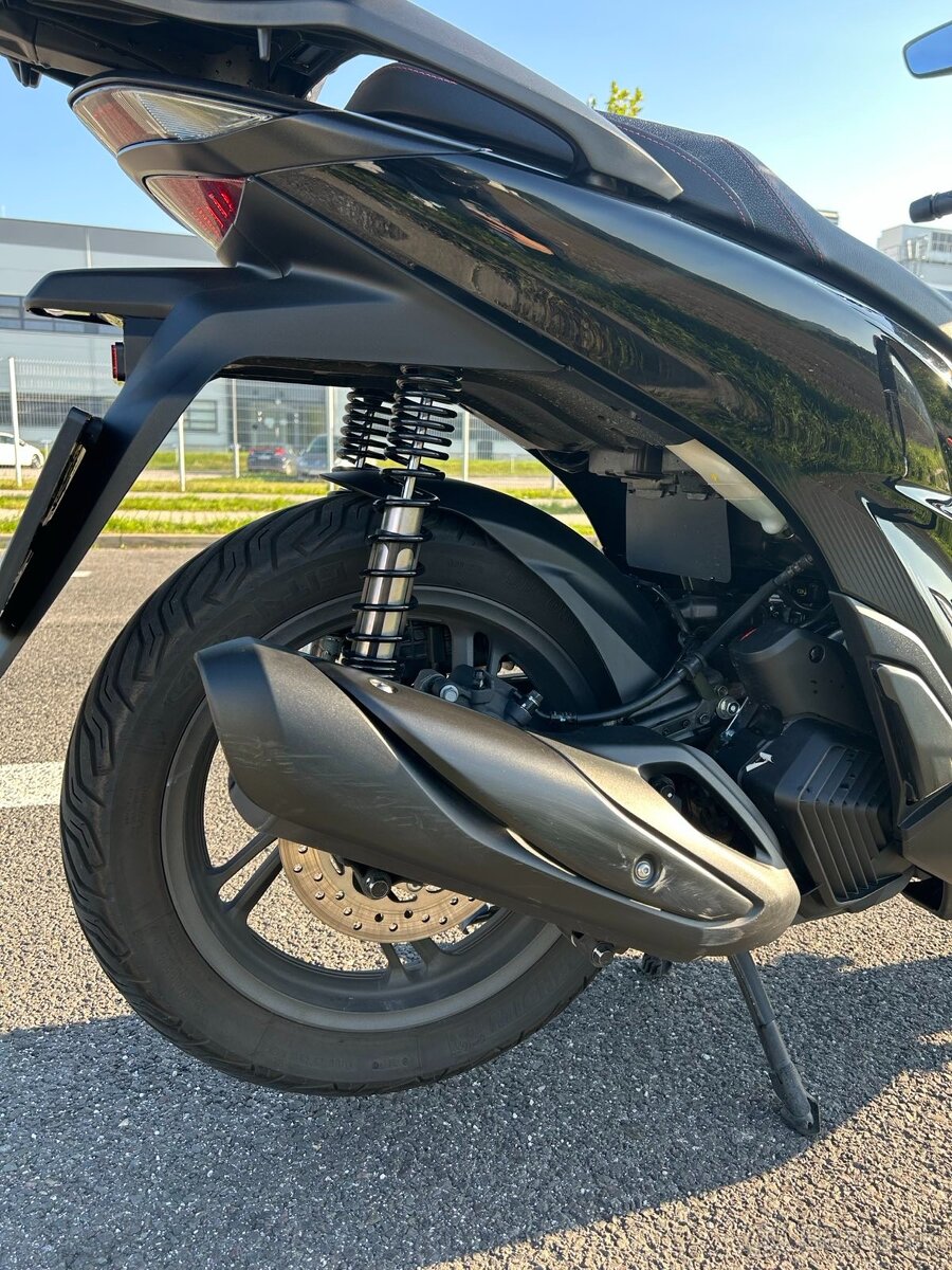 Honda Sh125AD + príslušenstvo - 7