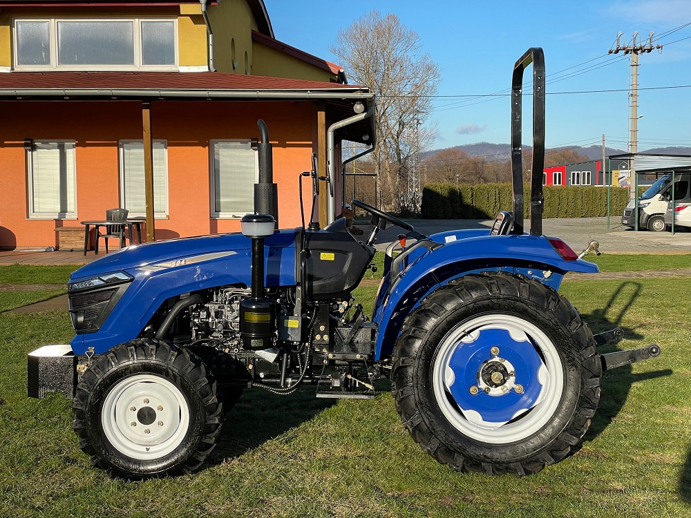 Traktor 504 (50 koní) s pneu 7.50-16/11.2-24 - 7