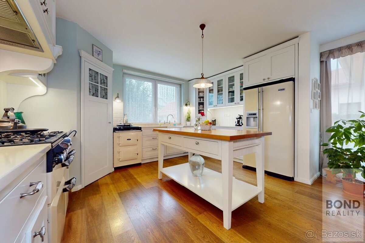 Nádherný rodinný dom v Malinove - 7