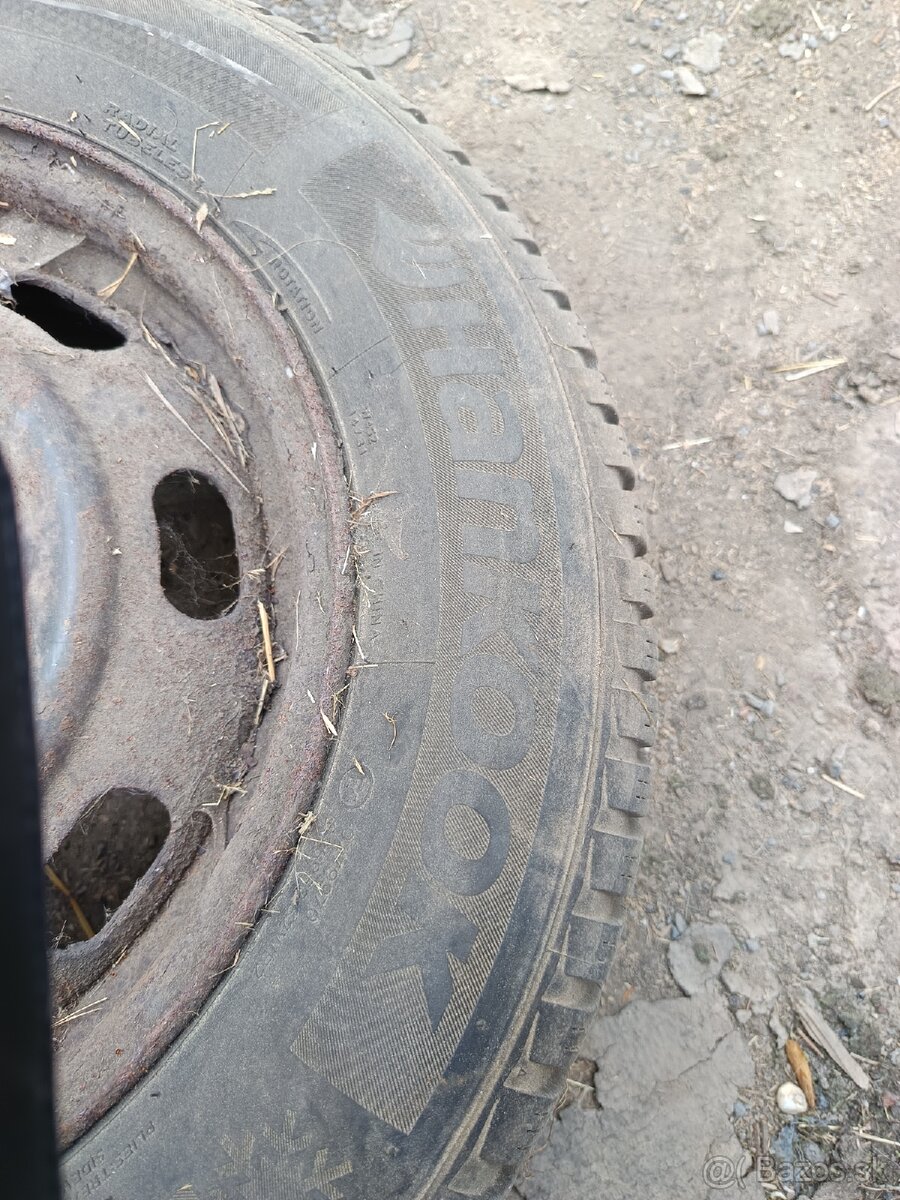 Predám zimné pneumatiky Hankook na diskoch - 7