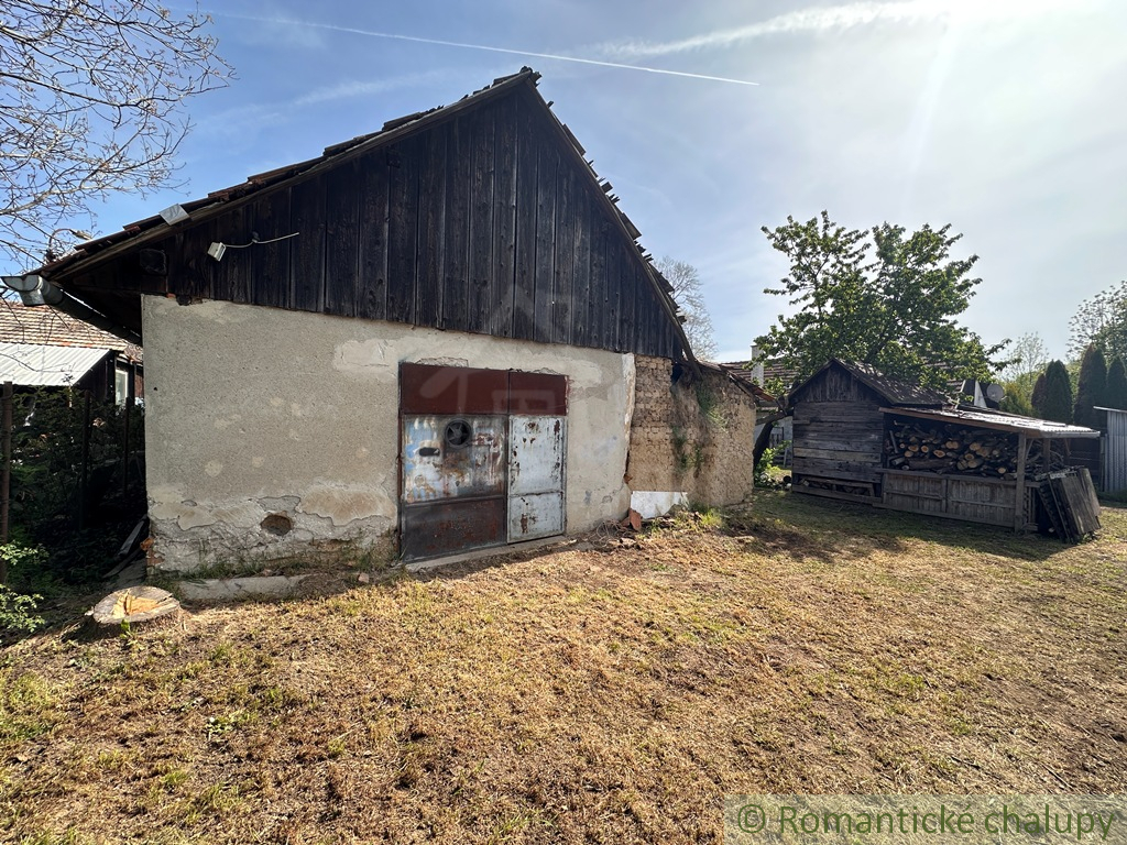 Starý sedliacky dom s veľkým pozemkom v Kolte – ideálna pr - 7