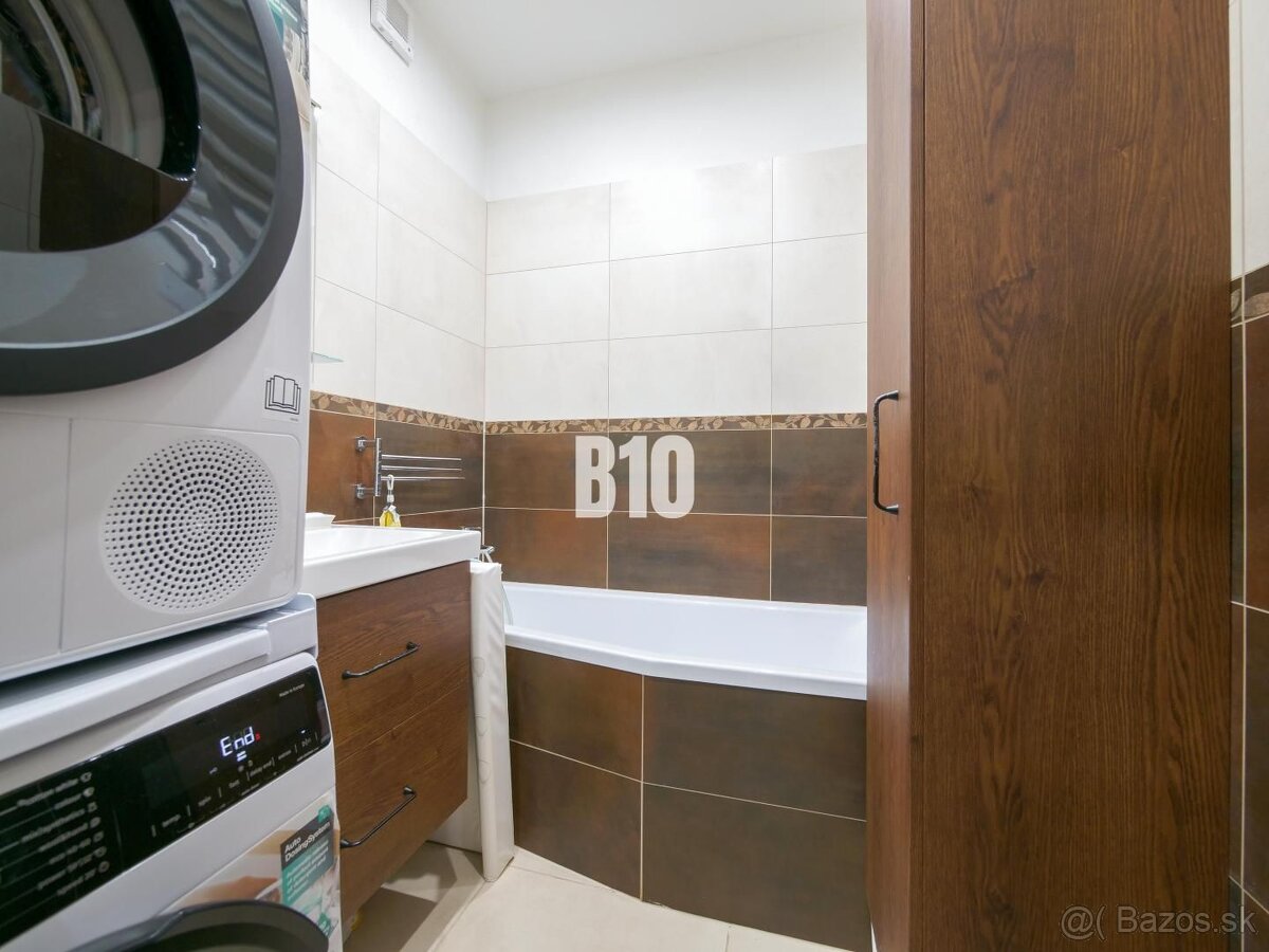 REZERVOVANÉ 2 a pol izbový byt s loggiou - zariadený - 61 m2 - 7