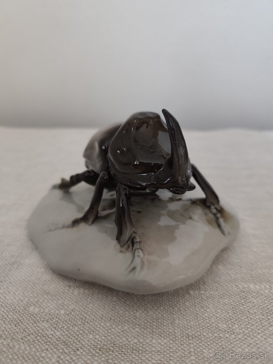 Royal dux chrobák porcelánová soška - 7