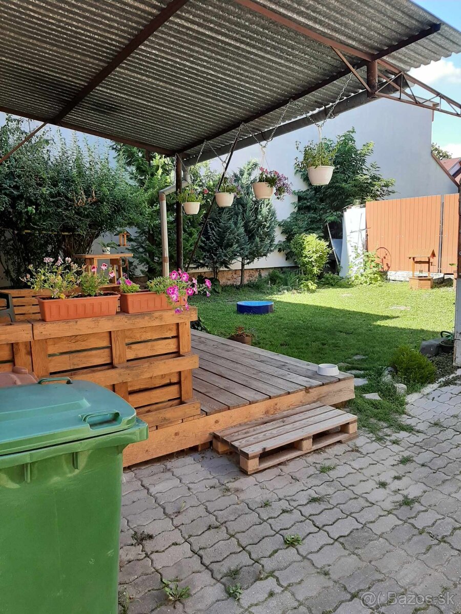 Prenájom veľkého rodinného domu PRIAMO v centre Rim. Sobota - 7