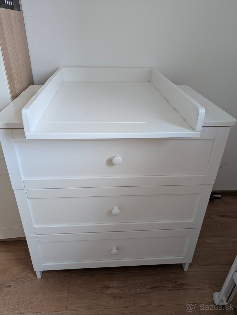 Masívna komoda na prebaľovanie - 7