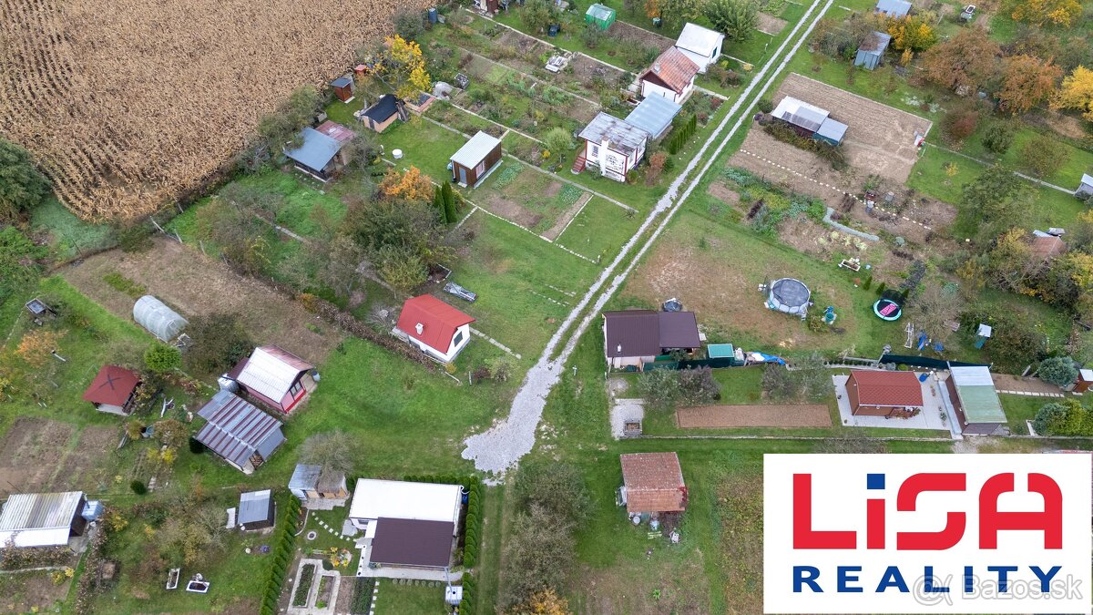 Hľadáte únik z ruchu mesta s vlastnením kúsku prírody priam - 7