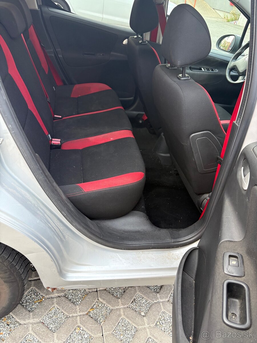 Peugeot 207 - 7