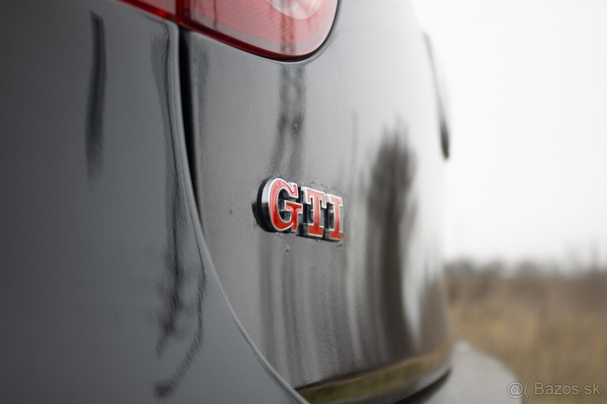 Volkswagen Golf GTI - 7