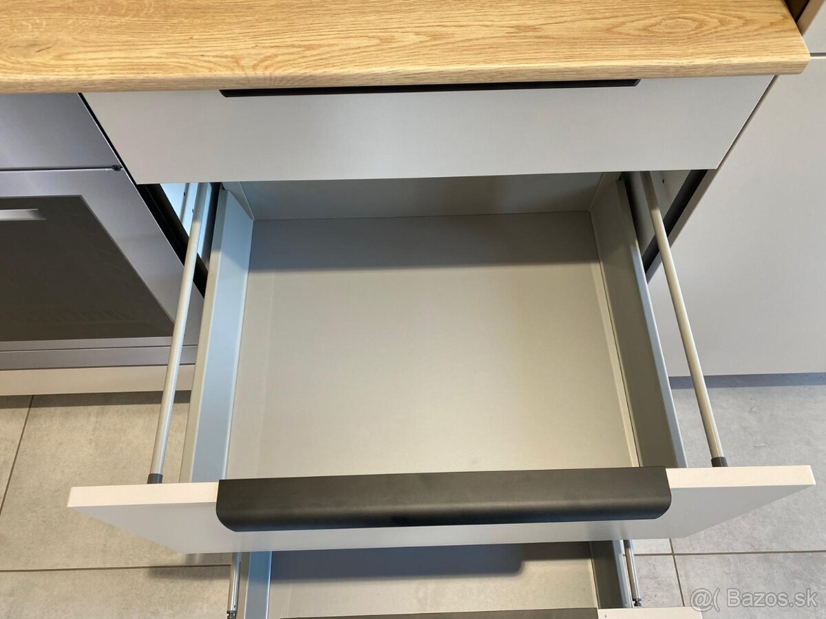 Kuchynská linka – SKLADOM - 7