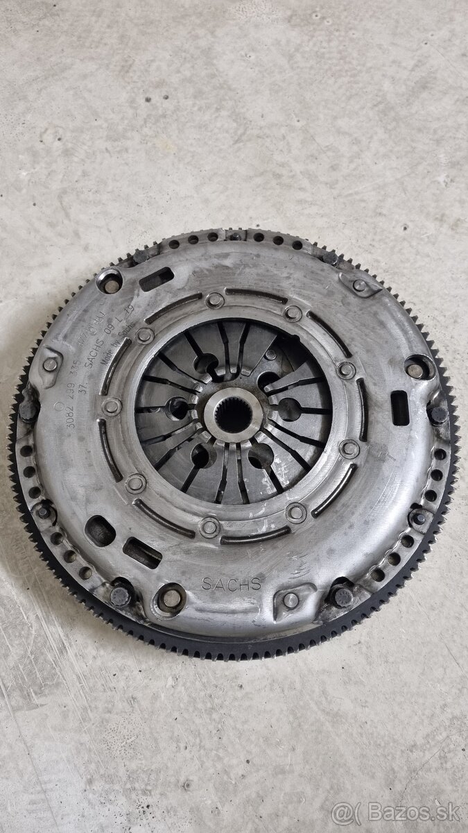 Dvojmotny zotrvacny so spojkou 1.9tdi AFN - 7