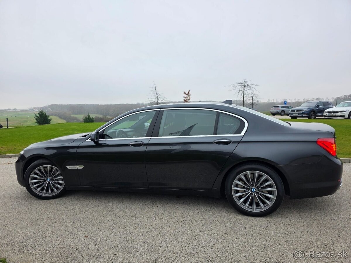 BMW 750XD LONG 4.4i 300 kw - 402 HP Nová STK/EK - 7