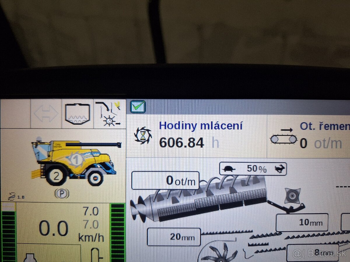 Predám kolesový kombajn New Holland CR 8.90 - 7