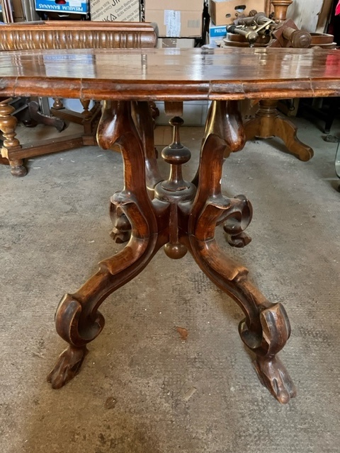 Krásny starožitný drevený stôl - A - 7