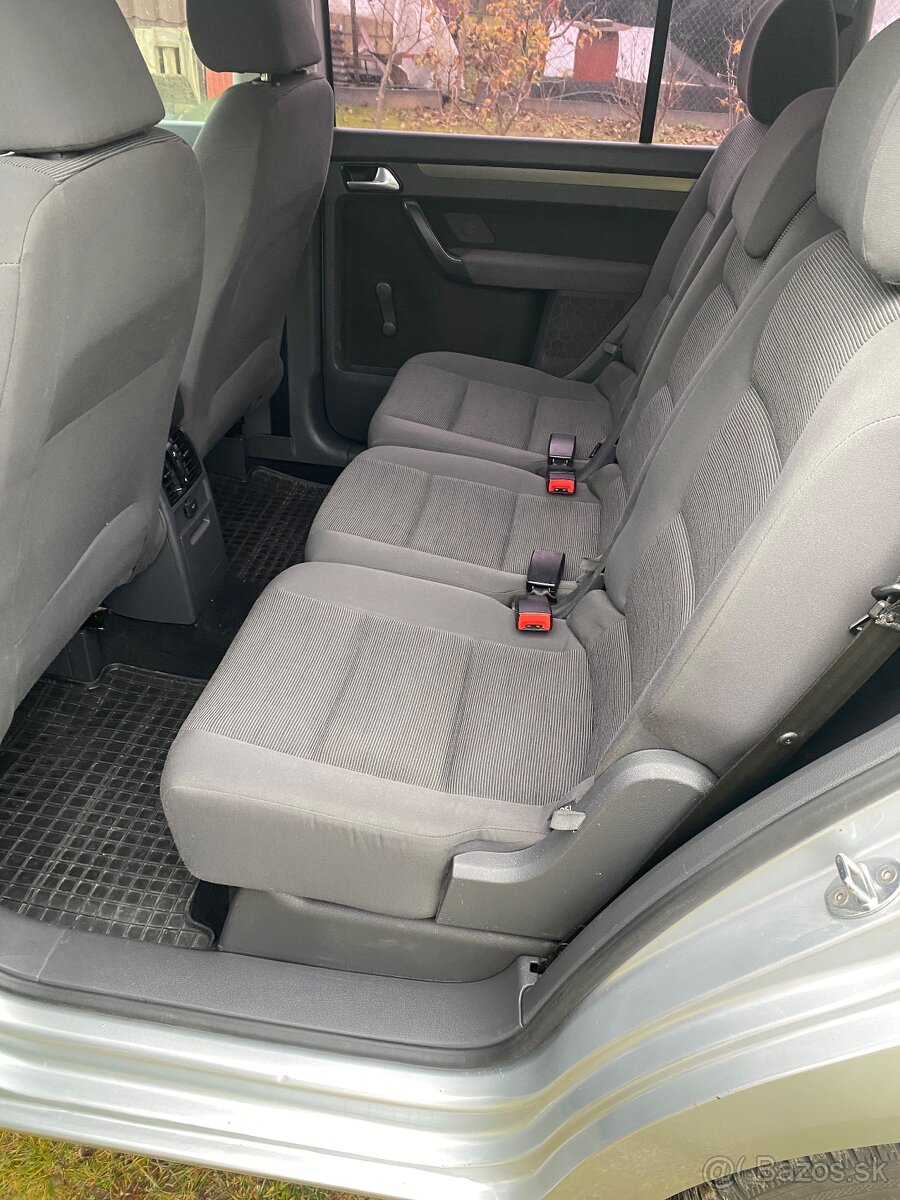 Predám vw Touran Facelift r 2007 1,9Tdi 77kw - 7