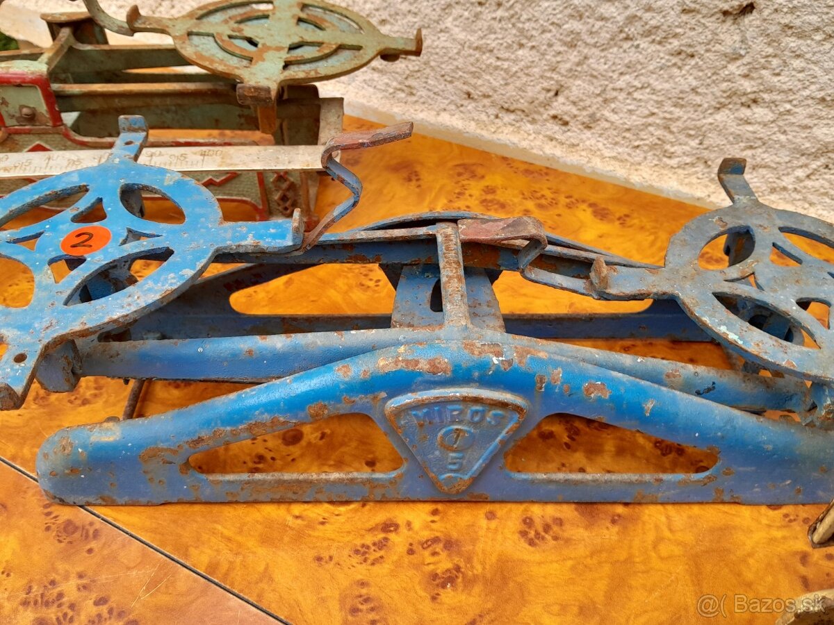 Liatinová váha. - 7