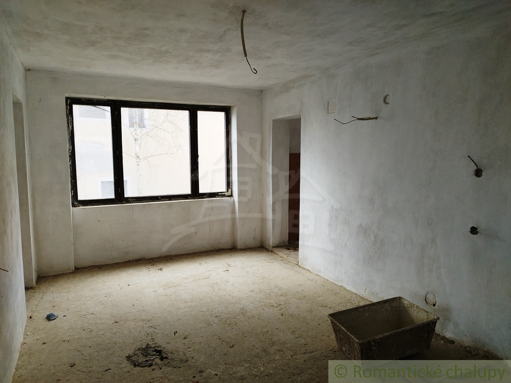 Holodom s malou chalupkou Veľká Čalomija - 7