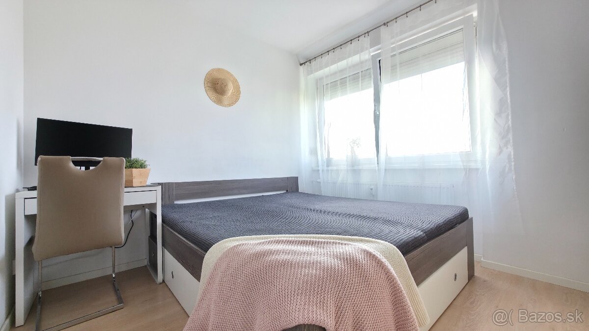 2 IZB BYT S PARKOVANÍM, PIVNICOU A BALKÓNOM - RUŽINOVSKÁ - 7