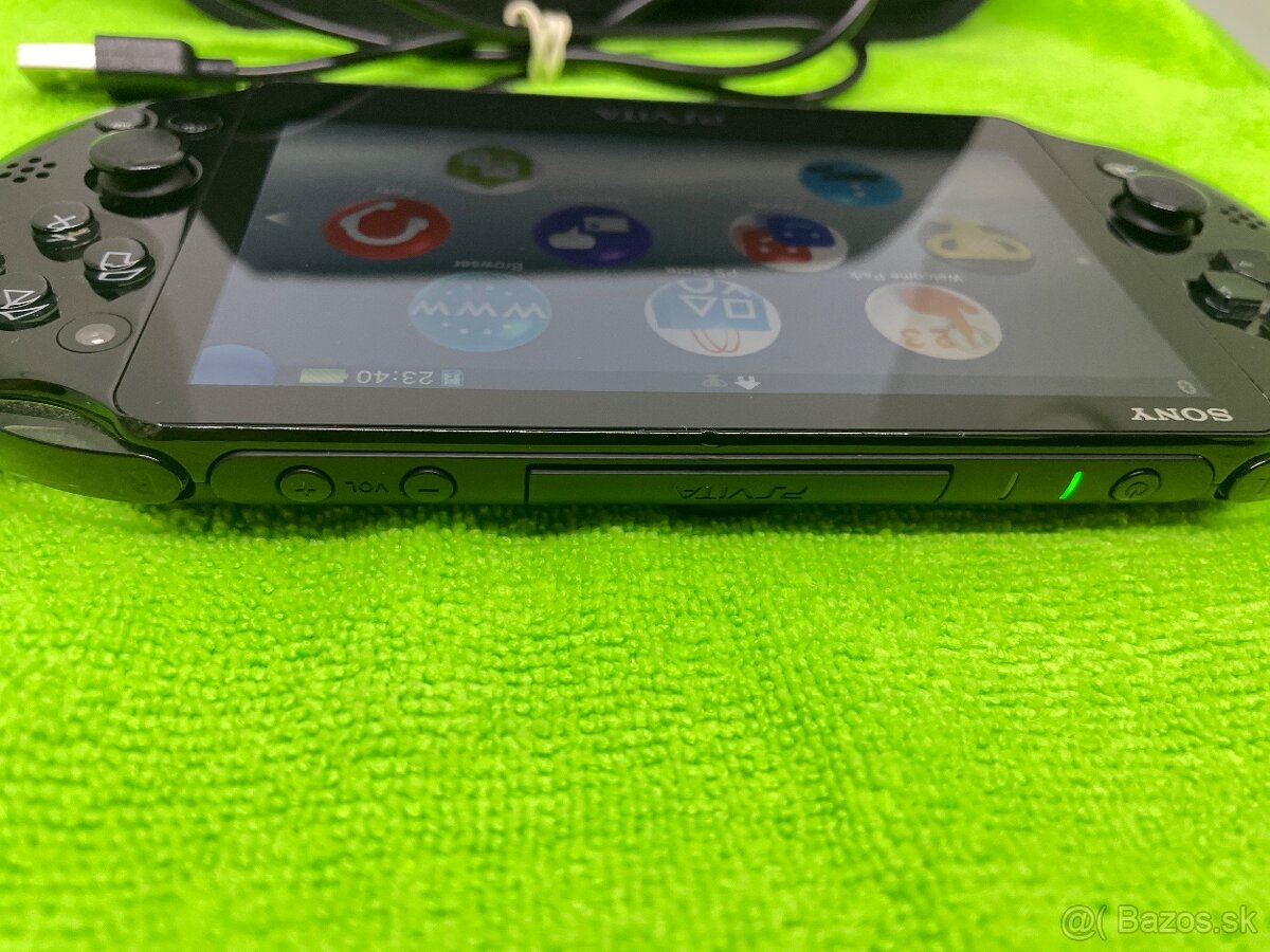 PS VITA PCH-2016 - LCD displej +8gb karta - 7