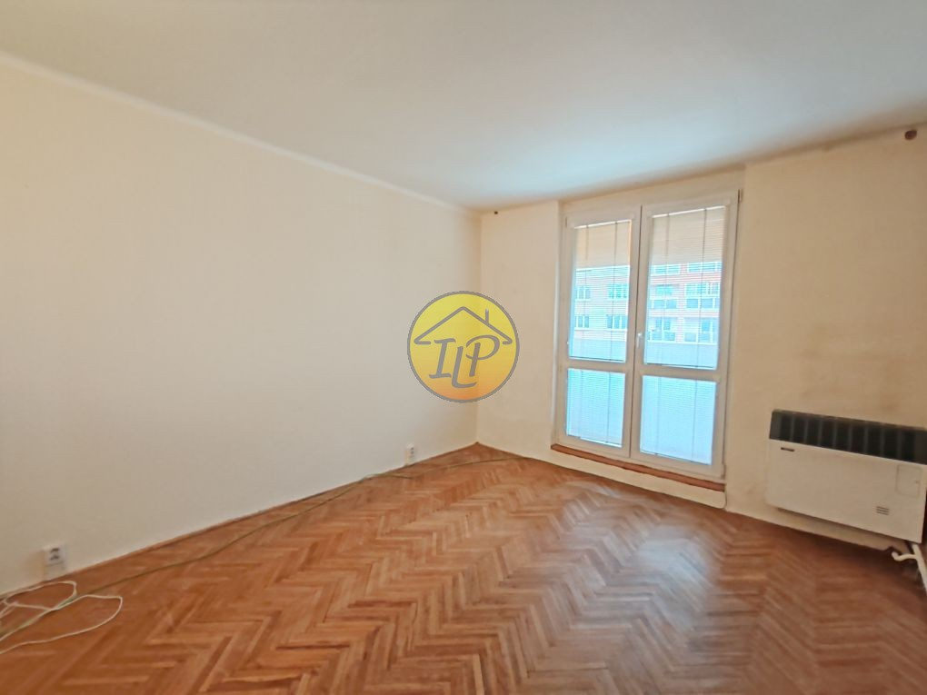 S vlastným kúrením, 4-izbový byt s loggiou na predaj, SNV - 7