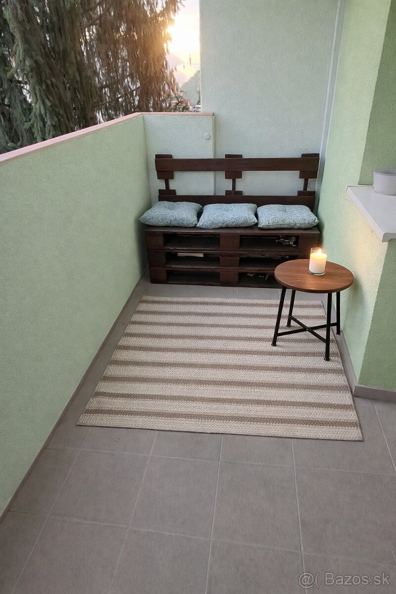 Dvojizbový byt blízko mesta s balkónom - 7