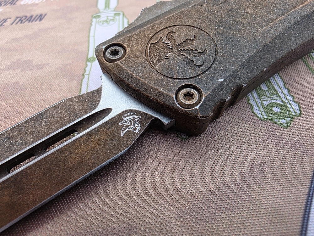 Microtech Combat Troodon Gen III Plague Outbreak - 7