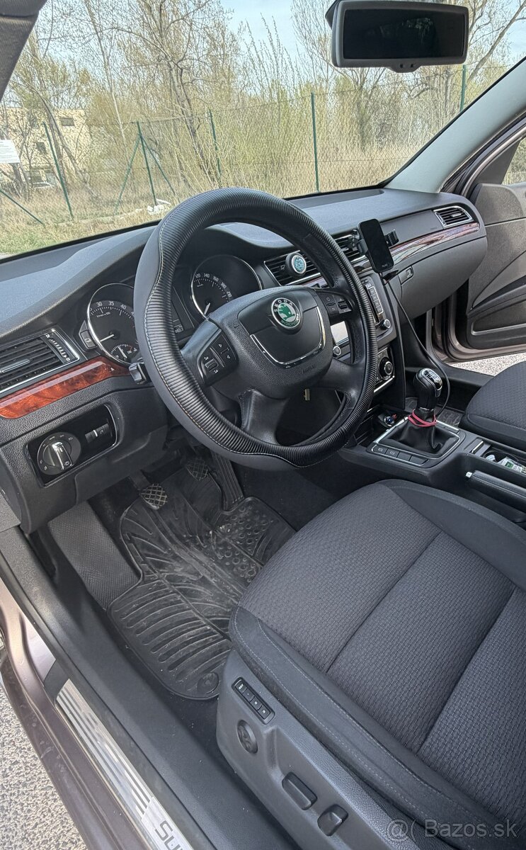 Škoda Superb Combi - 7