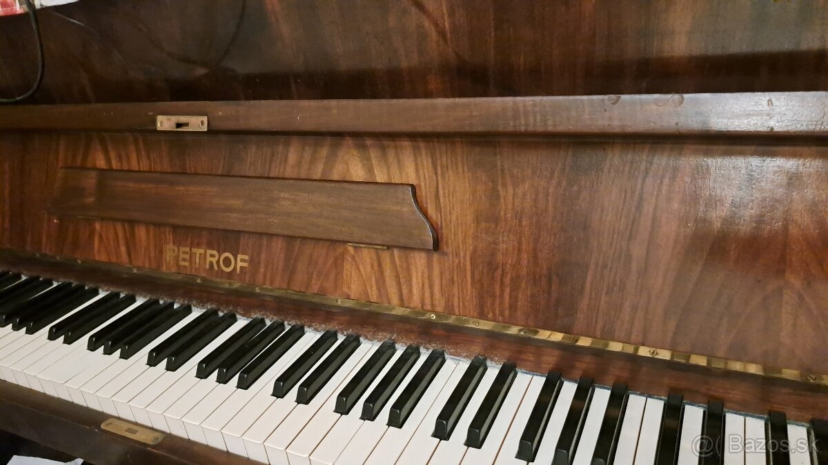 Klavir Petrof - 7