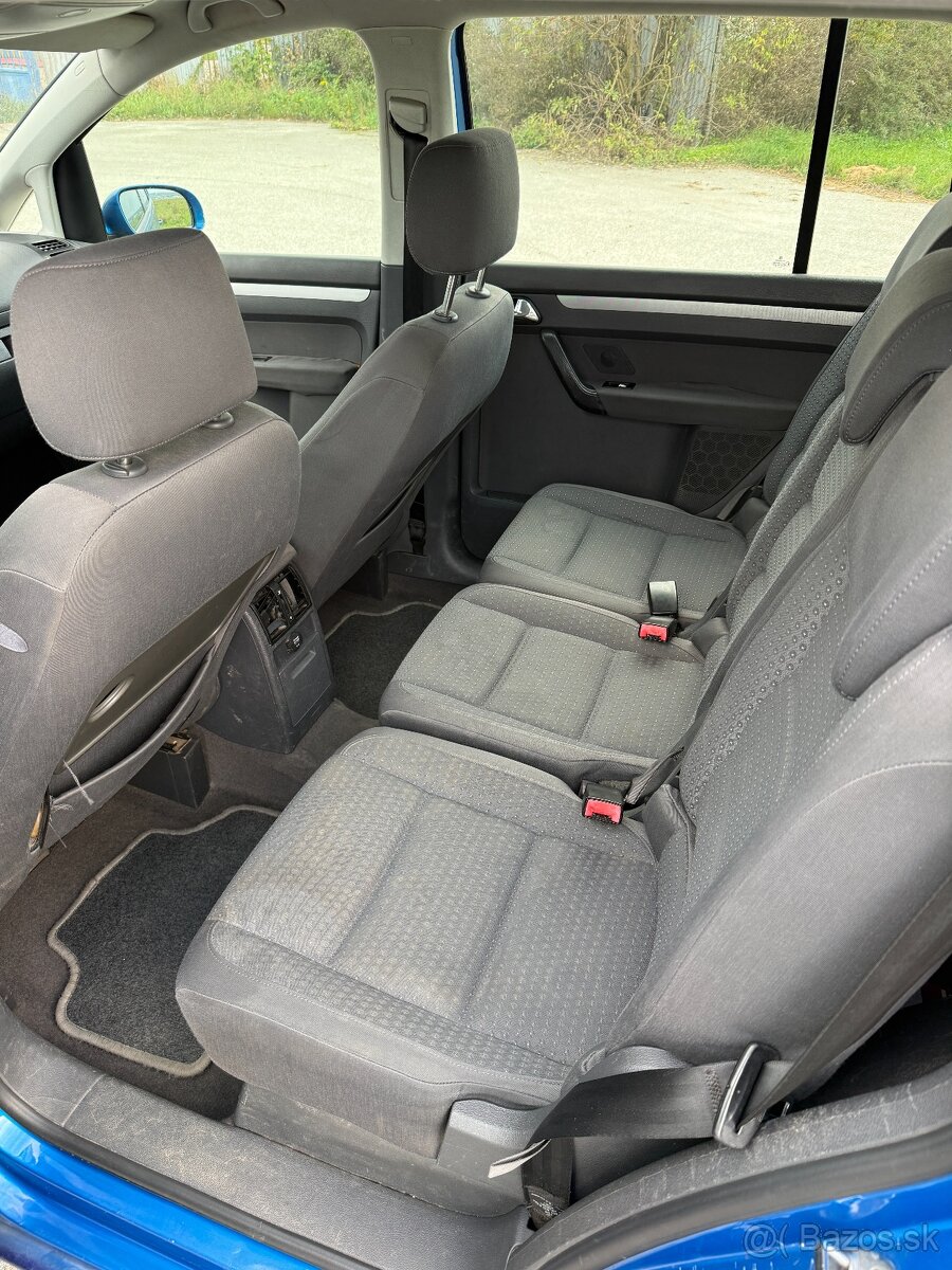 VW Touran 1.6 FSI – 7 miest, STK 11/2027, benzín - 7